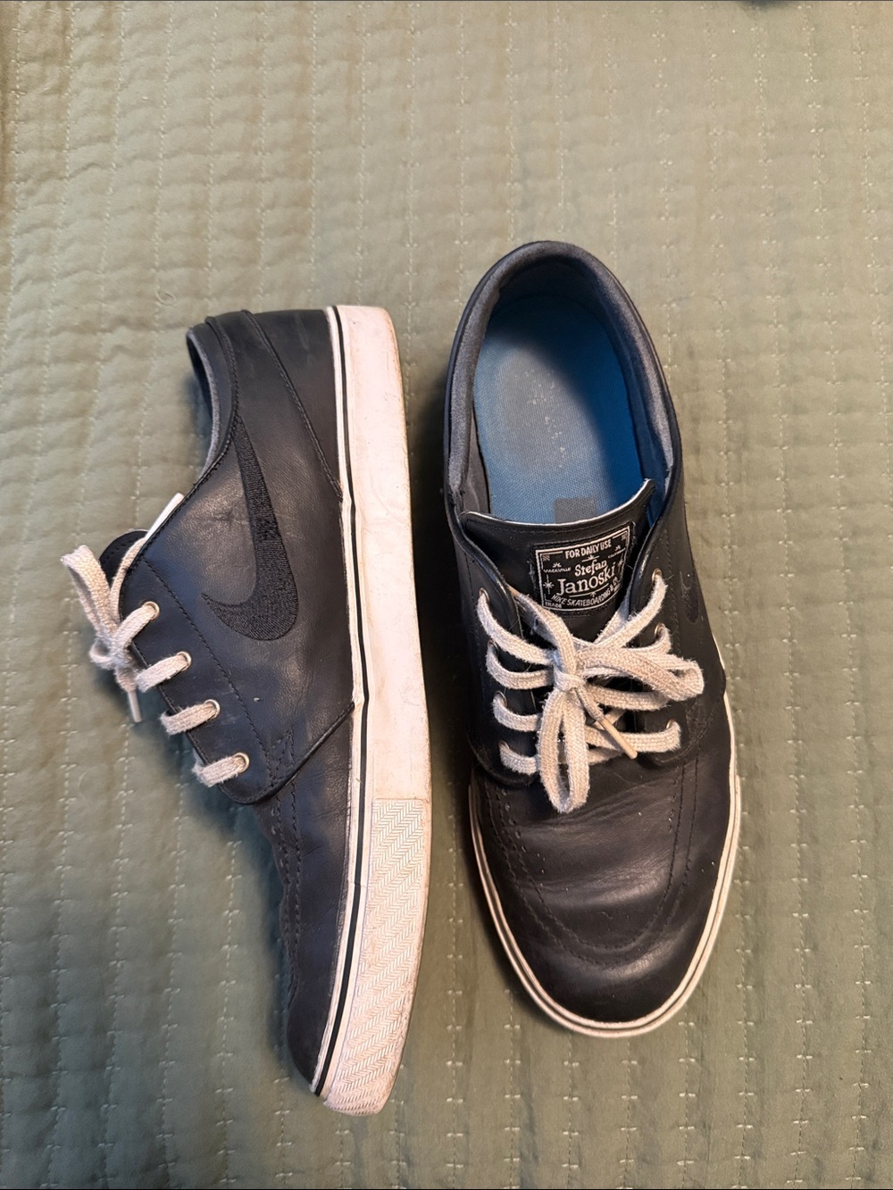 Nike Black Leather Janoski Low-Top Skate Sneakers